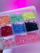 Load image into Gallery viewer, Flower Confetti Insert Set – 18 Shades of Blooming Fun
